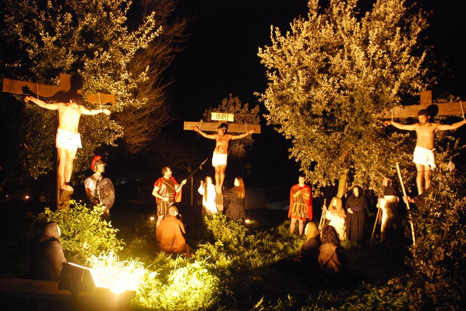Nulvi - Via Crucis Vivente 2015 - Gesù è stato Crocifisso